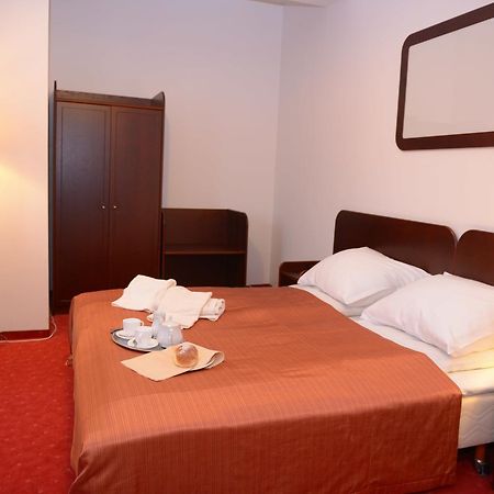 Hotel Pod Debami Terespol Dış mekan fotoğraf