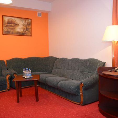 Hotel Pod Debami Terespol Dış mekan fotoğraf