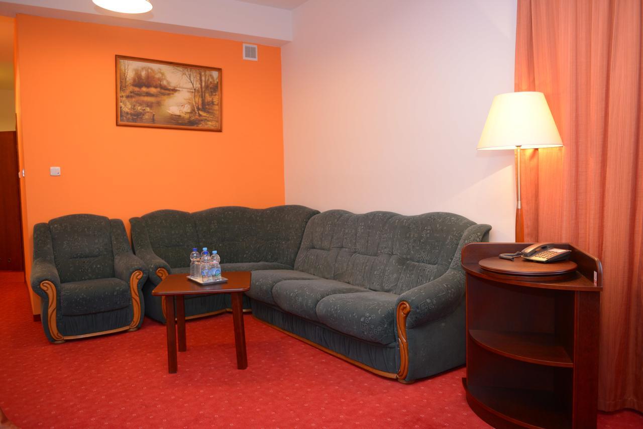 Hotel Pod Debami Terespol Dış mekan fotoğraf