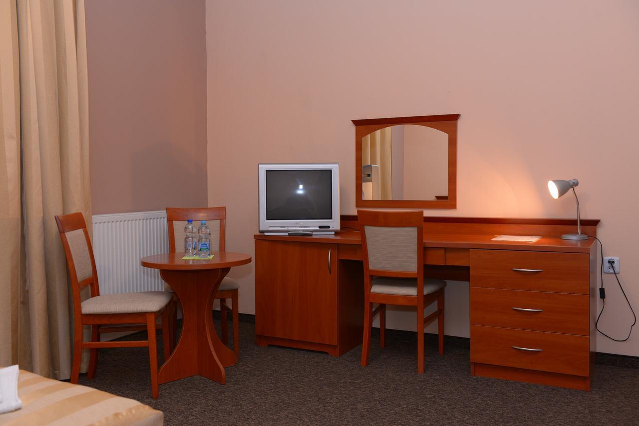 Hotel Pod Debami Terespol Dış mekan fotoğraf