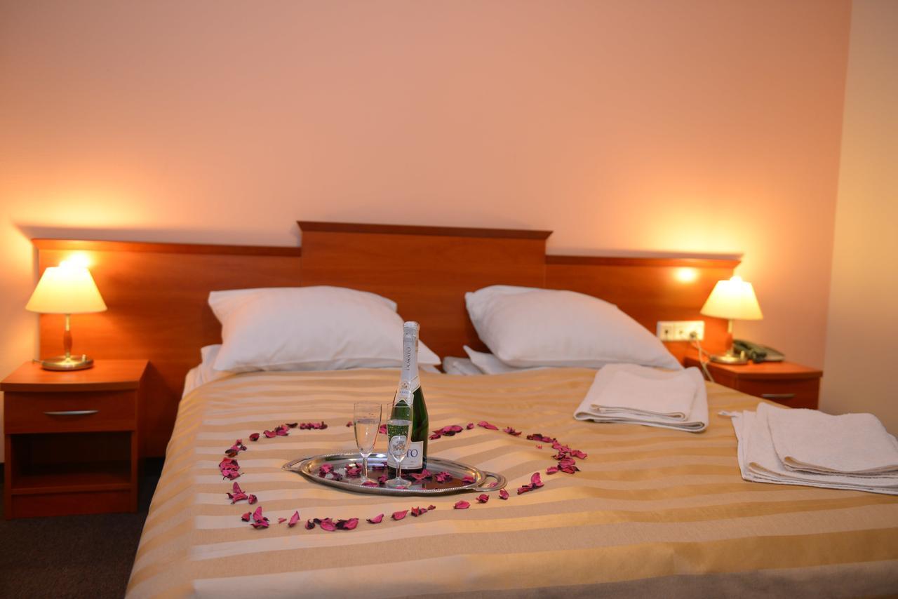 Hotel Pod Debami Terespol Dış mekan fotoğraf