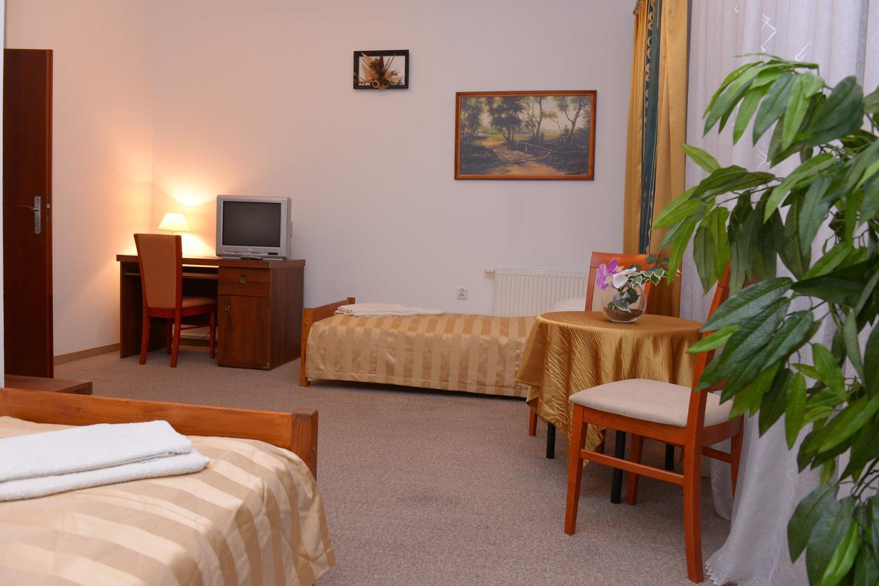 Hotel Pod Debami Terespol Dış mekan fotoğraf